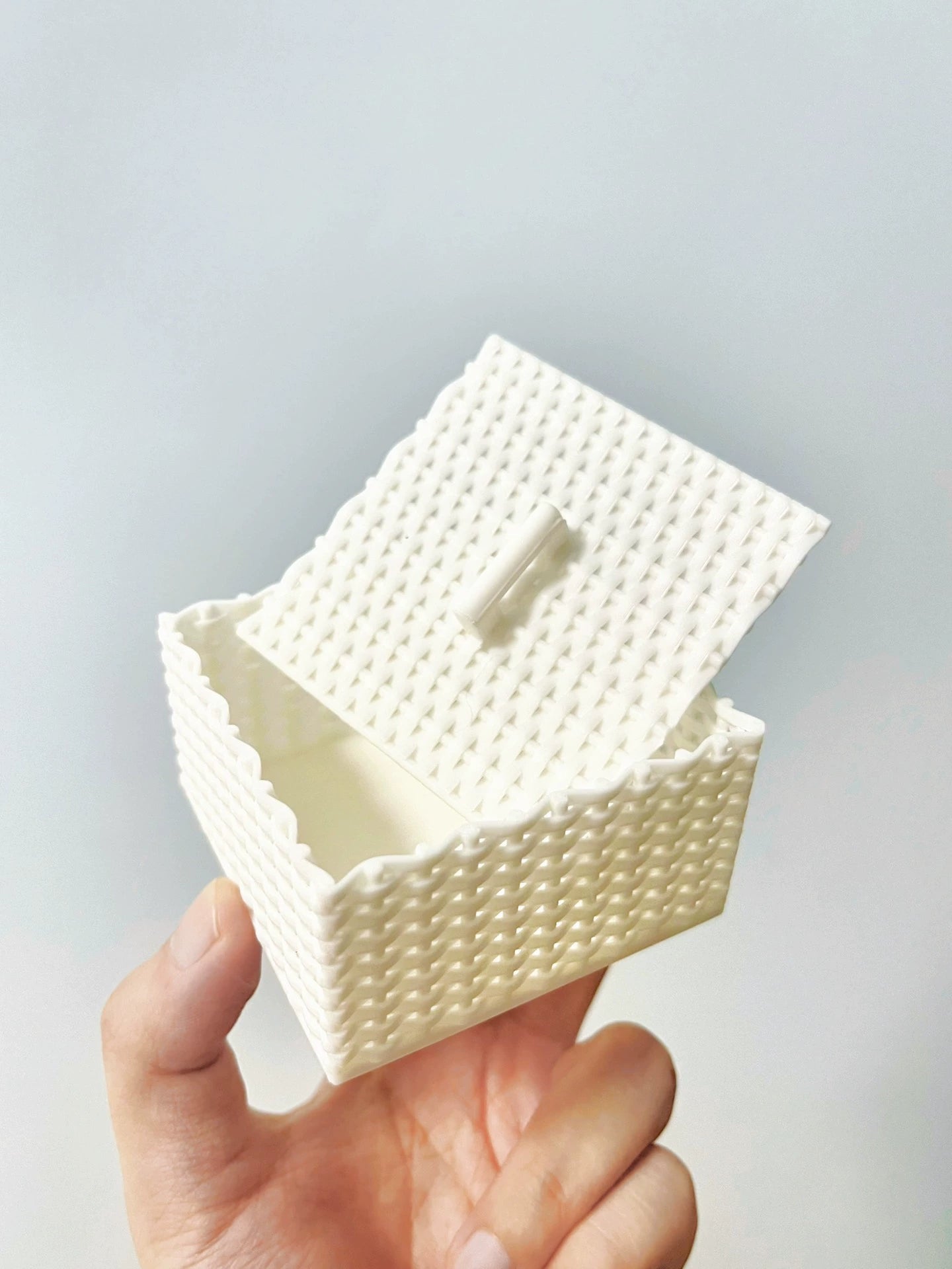 Cesta de picnic tejida en miniatura a escala 1:6, accesorio para casa de muñecas BJD