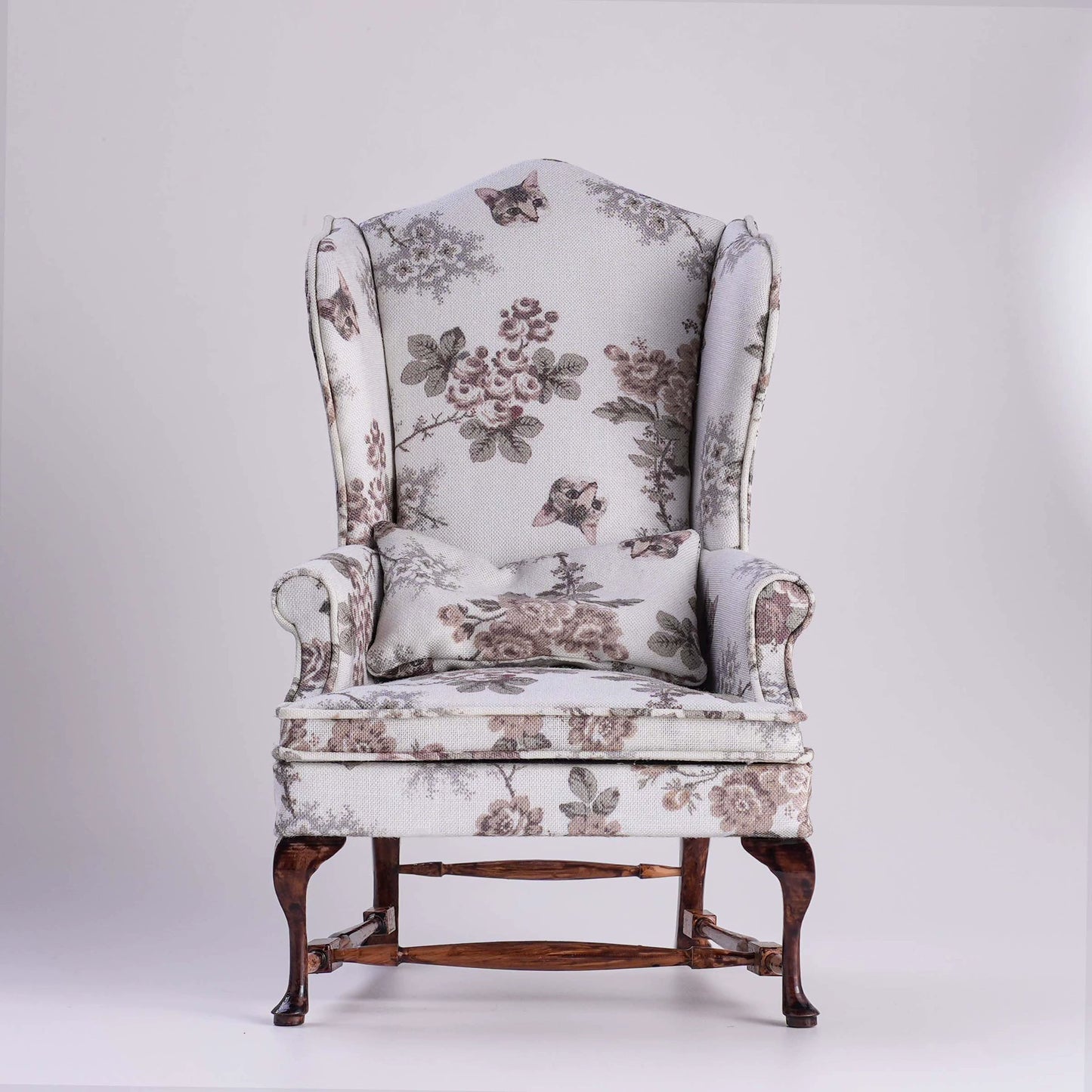 Fauteuil miniature vintage à l'échelle 1:6 pour maison de poupée