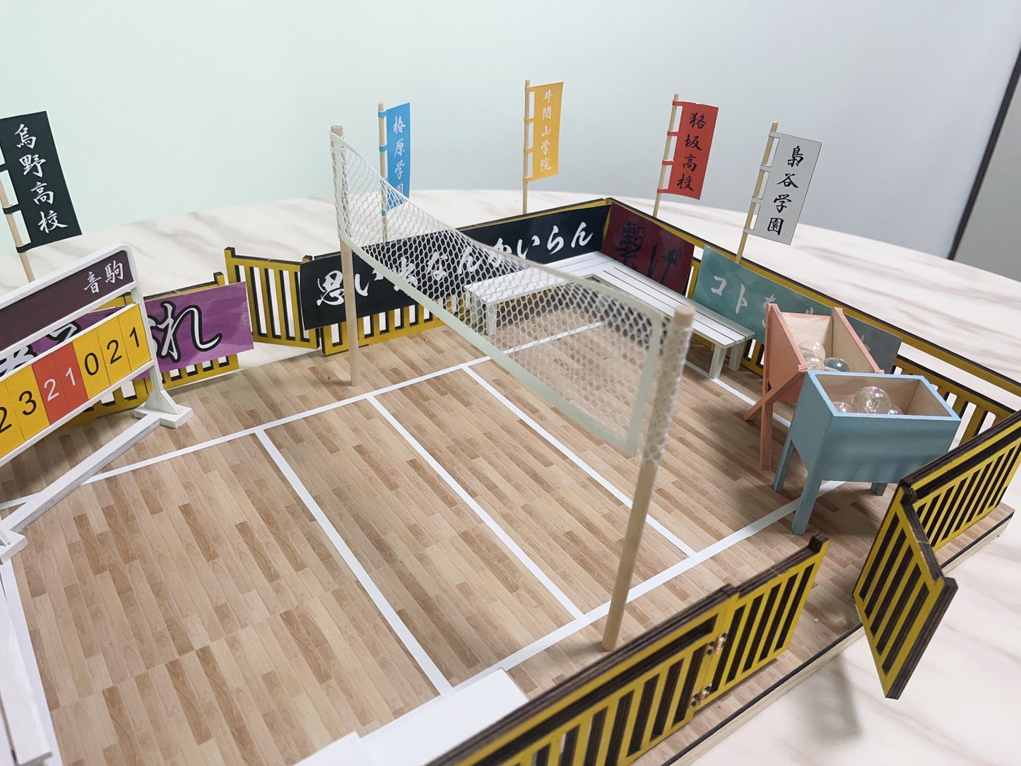 Escena de voleibol a escala 1:12, exhibición de casa de muñecas en miniatura para fotografía de figuras de anime