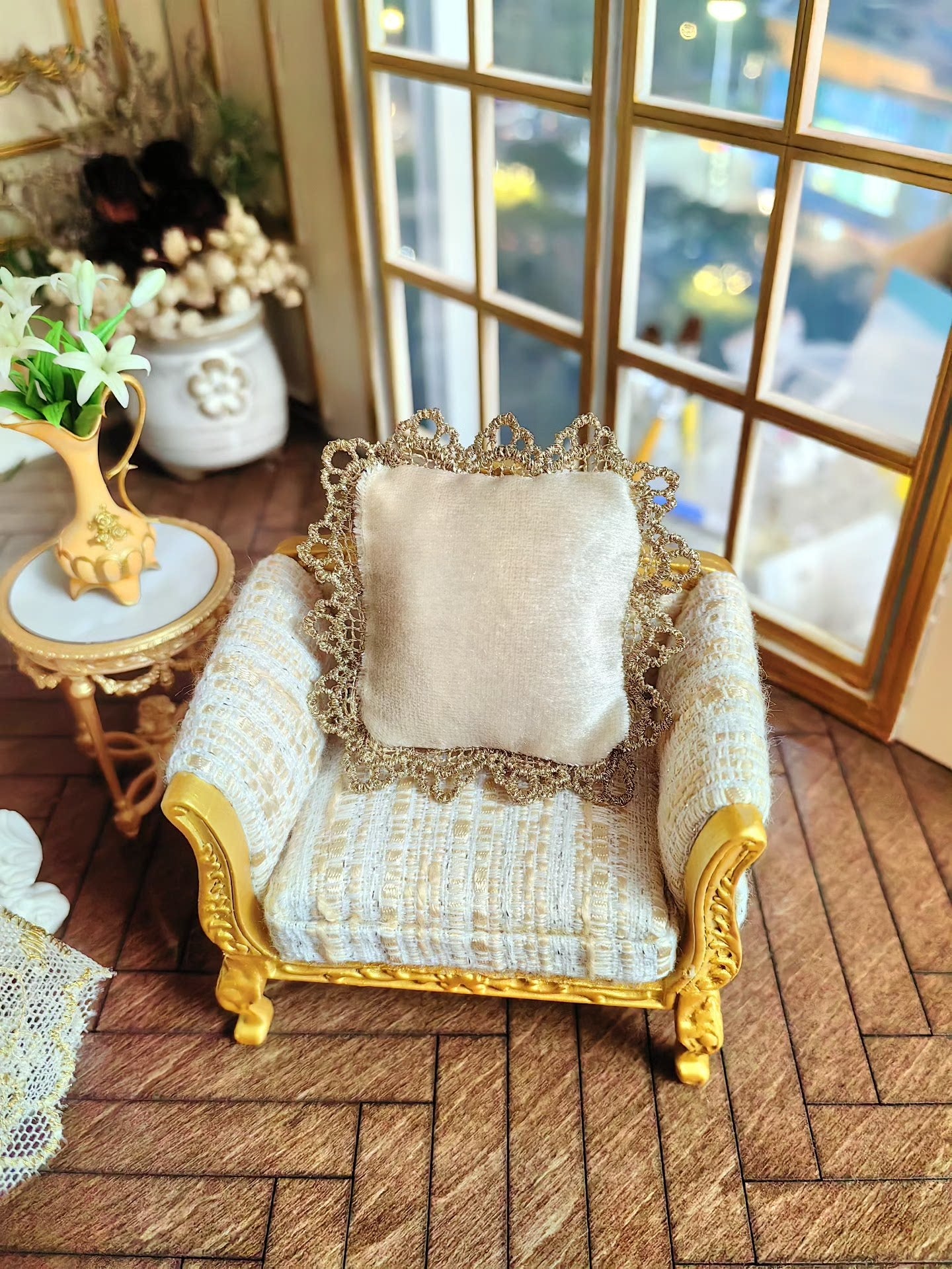 Sofá individual en miniatura a escala 1:12, muebles para casa de muñecas, sala de estar de lujo