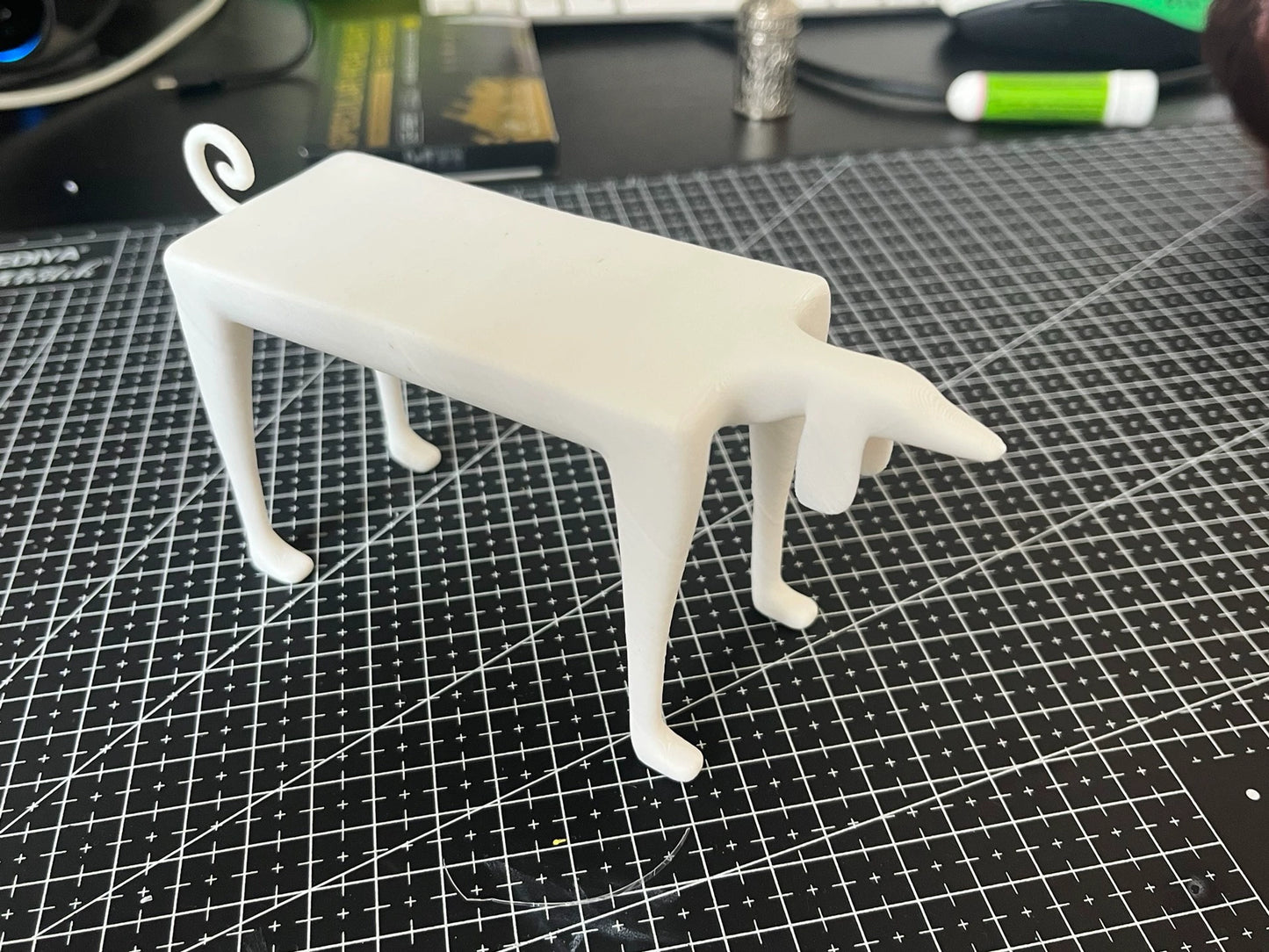 Tabouret miniature pour chien à l'échelle 1:6, transformable en table, modèle blanc, meubles pour maison de poupée