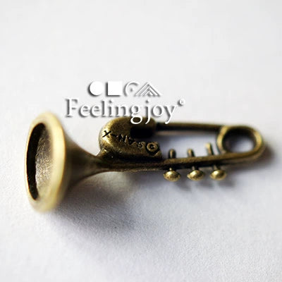 Accesorio para casa de muñecas a escala 1:24: Trompeta vintage de metal en miniatura