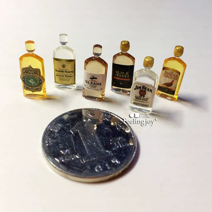 Kit de accesorios para casa de muñecas en miniatura a escala 1:12 con pequeñas botellas de vino y muebles en miniatura.
