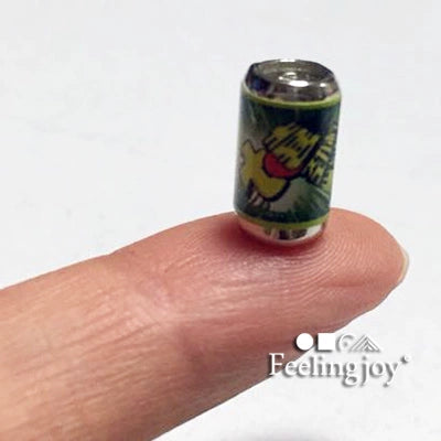 Juego de accesorios para casa de muñecas en miniatura a escala 1:12: 6 latas de bebida realistas, muebles en miniatura.