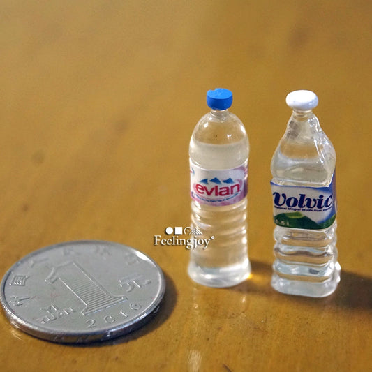 Meubles miniatures pour maison de poupée, échelle 1:6 et 1:12, accessoires pour modèle, panier avec bouteilles d'eau minérale