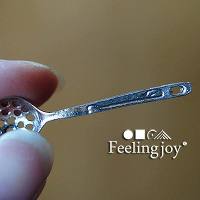 Accesorio en miniatura de cuchara ranurada de metal para casa de muñecas a escala 1:12
