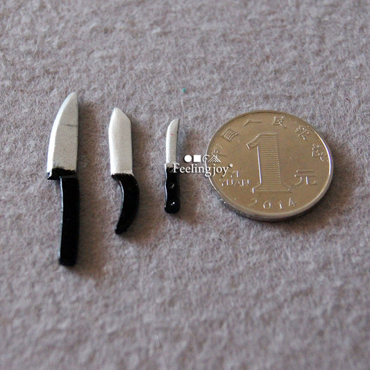 Ensemble de couteaux de cuisine miniatures pour maison de poupée – Échelles 1:6 et 1:12 – 3 petits couteaux pour présentation de nourriture