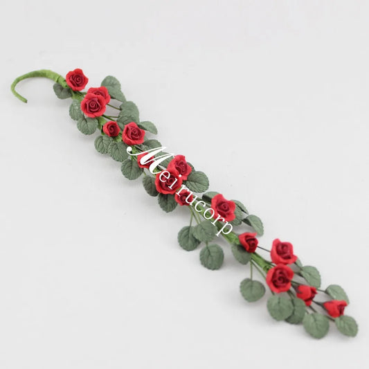 Guirnalda de rosas rojas en miniatura para casa de muñecas a escala 1:12 para decoración de casa de muñecas
