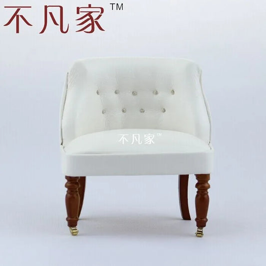 Muebles de silla de cuero blanco en miniatura para casa de muñecas a escala 1:12