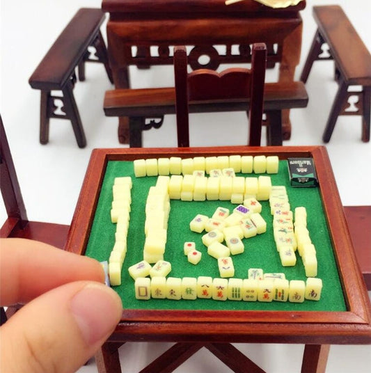 Juego de mahjong chino en miniatura a escala 1:12 con mesa y sillas para casa de muñecas, accesorios para habitación BJD, juegos de mesa de simulación DIY, juguetes