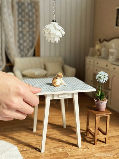 Lustre miniature en forme de pomme de pin à l'échelle 1:6 pour maison de poupée BJD Blythe, accessoire d'éclairage, décoration d'intérieur