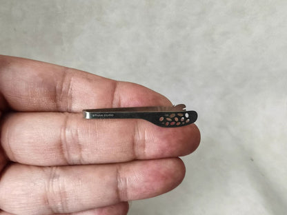 Pinza de pan de metal en miniatura a escala 1:6: accesorio de cocina hecho a mano para muñecas BJD y Blythe.