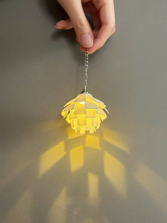 Lustre miniature en forme de pomme de pin à l'échelle 1:6 pour maison de poupée BJD Blythe, accessoire d'éclairage, décoration d'intérieur
