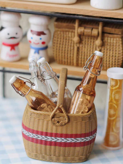 Accessoires miniatures pour maison de poupée, échelle 1:6, 2 pièces, bouteille de simulation, boisson d'eau froide, confiture de fraises, modèle BJD Blythe, jouet