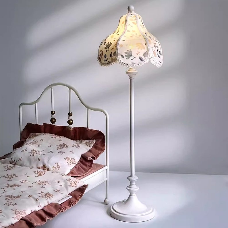 1:6 Scale Miniature Vintage Floor Lamp Desk Lamp Model LED Dollhouse Furniture BJD Blythe Desktop Accessories Toys