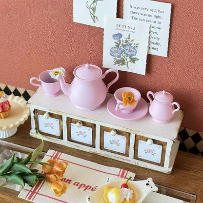 Armario de almacenamiento de vajilla para casa de muñecas en miniatura a escala 1:12, estante de exhibición montado en la pared para muñecas BJD, Blythe y GSC.
