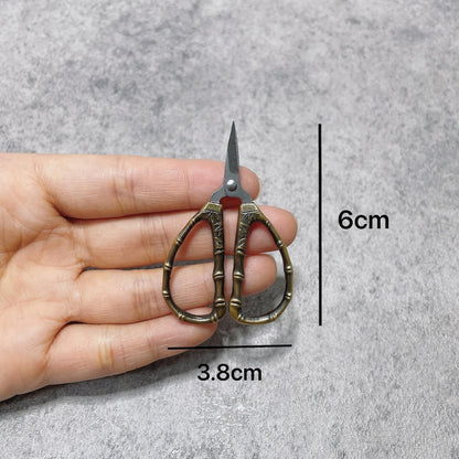Tijeras de metal en miniatura a escala 1:6, modelo para casa de muñecas, accesorio de cocina, BJD, Blythe, GSC, figura de escritorio
