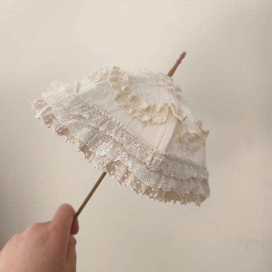 Paraguas de encaje antiguo en miniatura a escala 1:3, mango largo, accesorio para casa de muñecas, juguete BJD, modelo de escritorio, muebles en miniatura